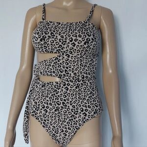 Live life on the beach‎ leopard print one piece swimsuit size S